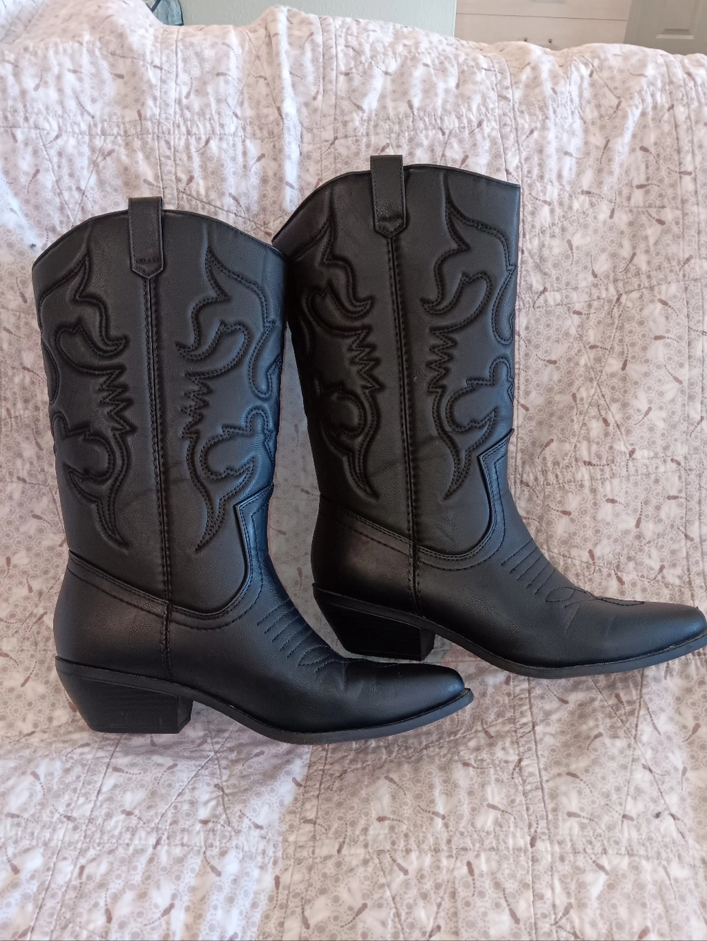 Classic Black Women's Western Boots - Picture 3 of 5